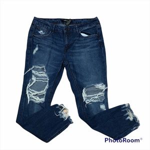 Refuge distressed cropped pocketed jeans